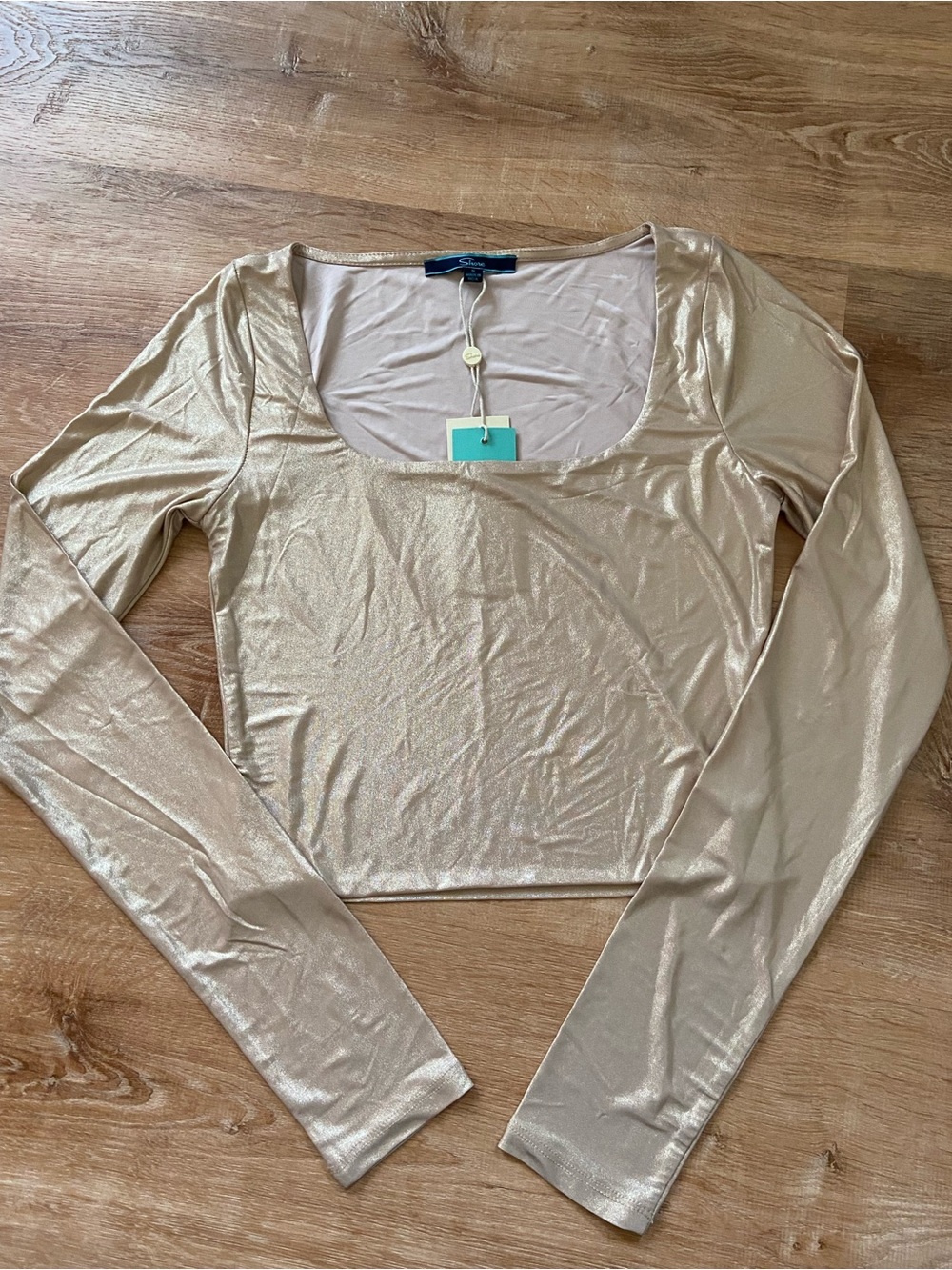 Women’s Shore Cleo Top - Long Sleeve Metallic Gold Scoop Neck Crop Top